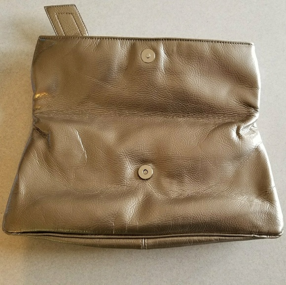 Beautiful Clutch - Picture 5 of 8