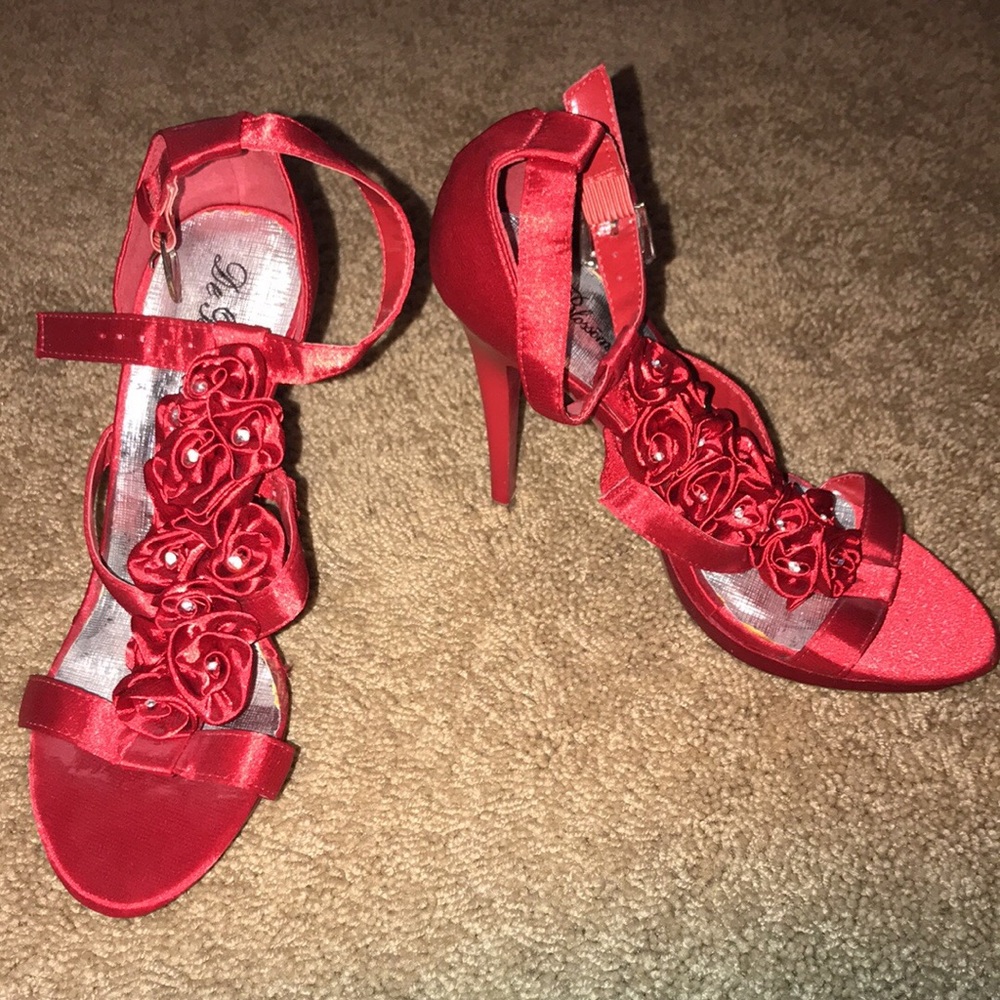 BRAND NEW red strappy pumps 6.5