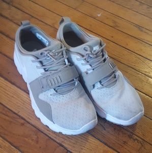 Nike SB taupe sneakers