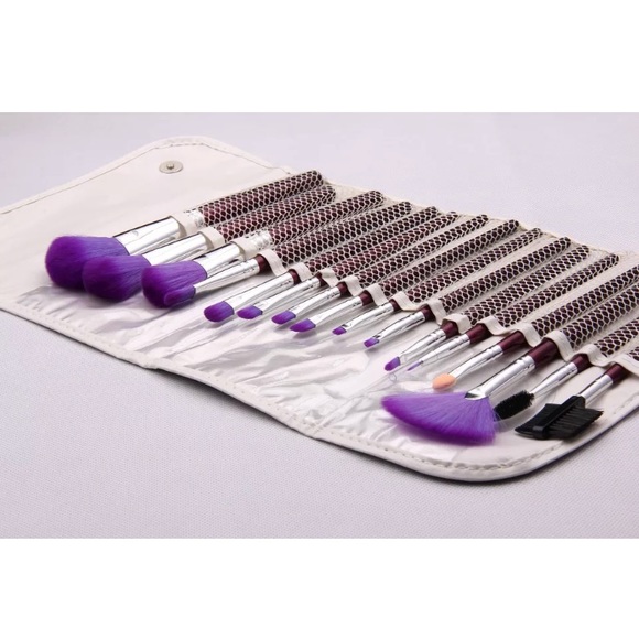 FINAL❗️16 piece Makeup Brush Set with Case - Picture 2 of 5