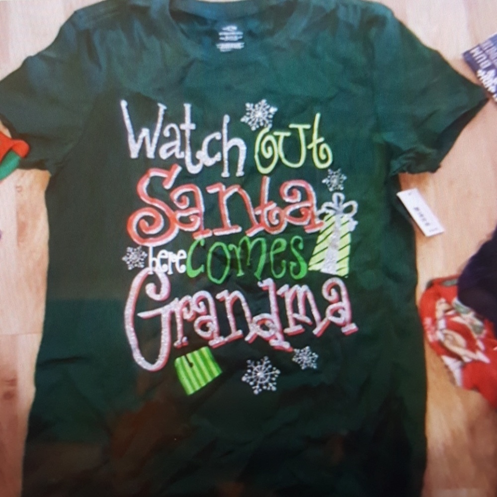 Women's t-shirt ~ grandma santa funny