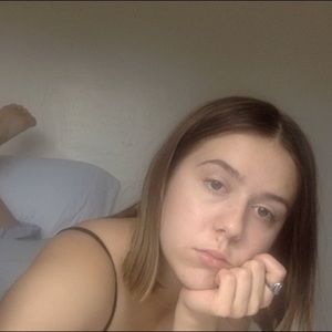 Meet your Posher, Claire