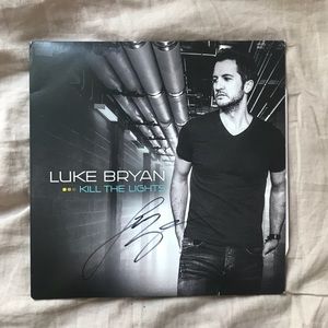 **SIGNED LUKE BRYAN VINYL RECORD - KILL THE LIGHTS