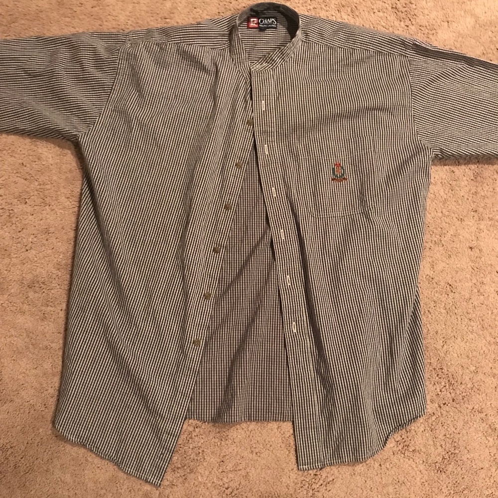 CHAPS LARGE BUTTON DOWN