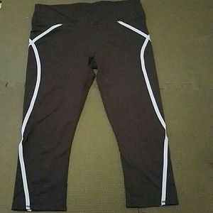 Athletic wear capris