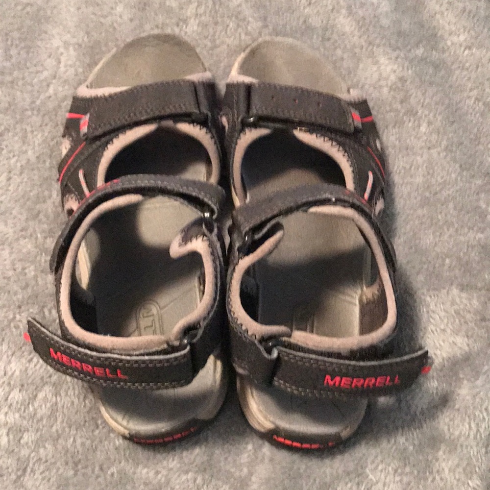 Merrill sandals size 2 boys!