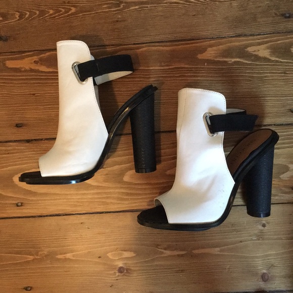 Nasty Gal Shoes - Shoe Cult by Nasty Gal Black & White Heels