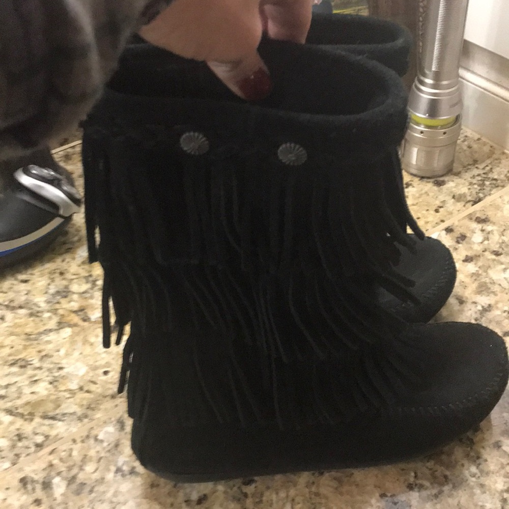Minnetonka fringe moccasins