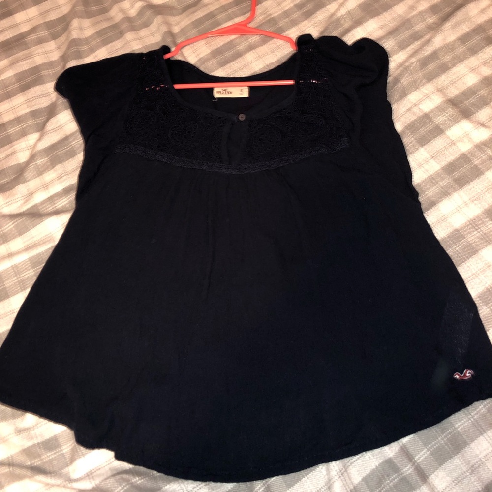 Navy Hollister top