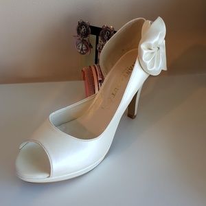 Wedding shoes limited édition color pearl white