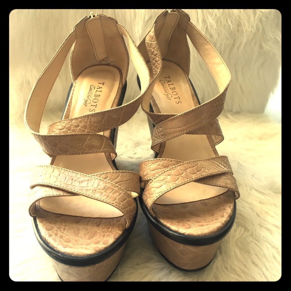Tan snake patterned leather wedge