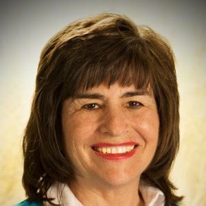 Meet your Posher, Elaine