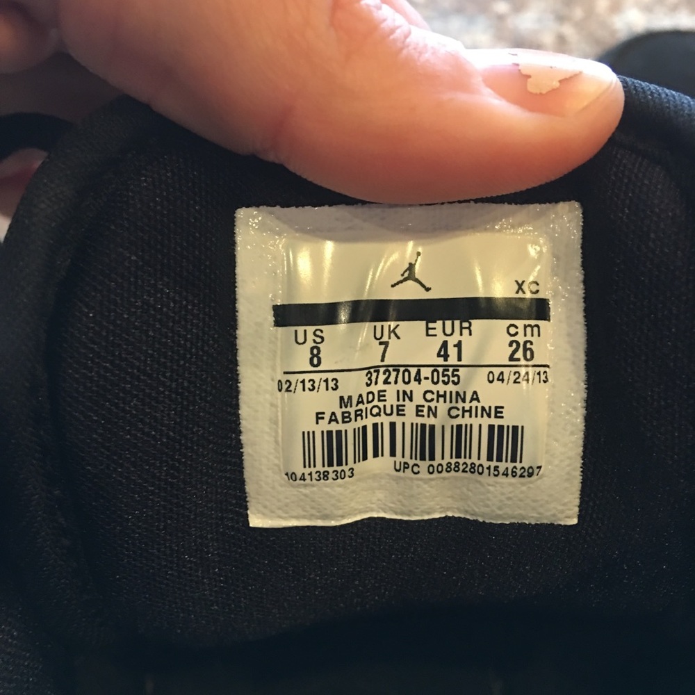 Black and gray size 8 women’s size Jordan shoes! - Picture 4 of 5