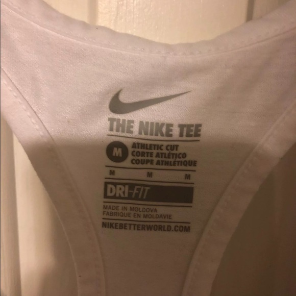 Brand New Nike Workout Tank - Picture 2 of 3
