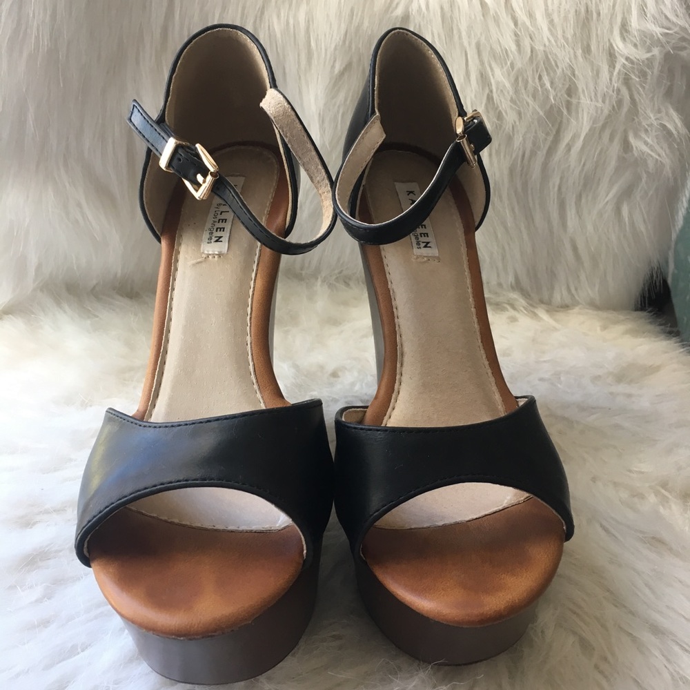 💓 HP 💓 Black and Brown wedge
