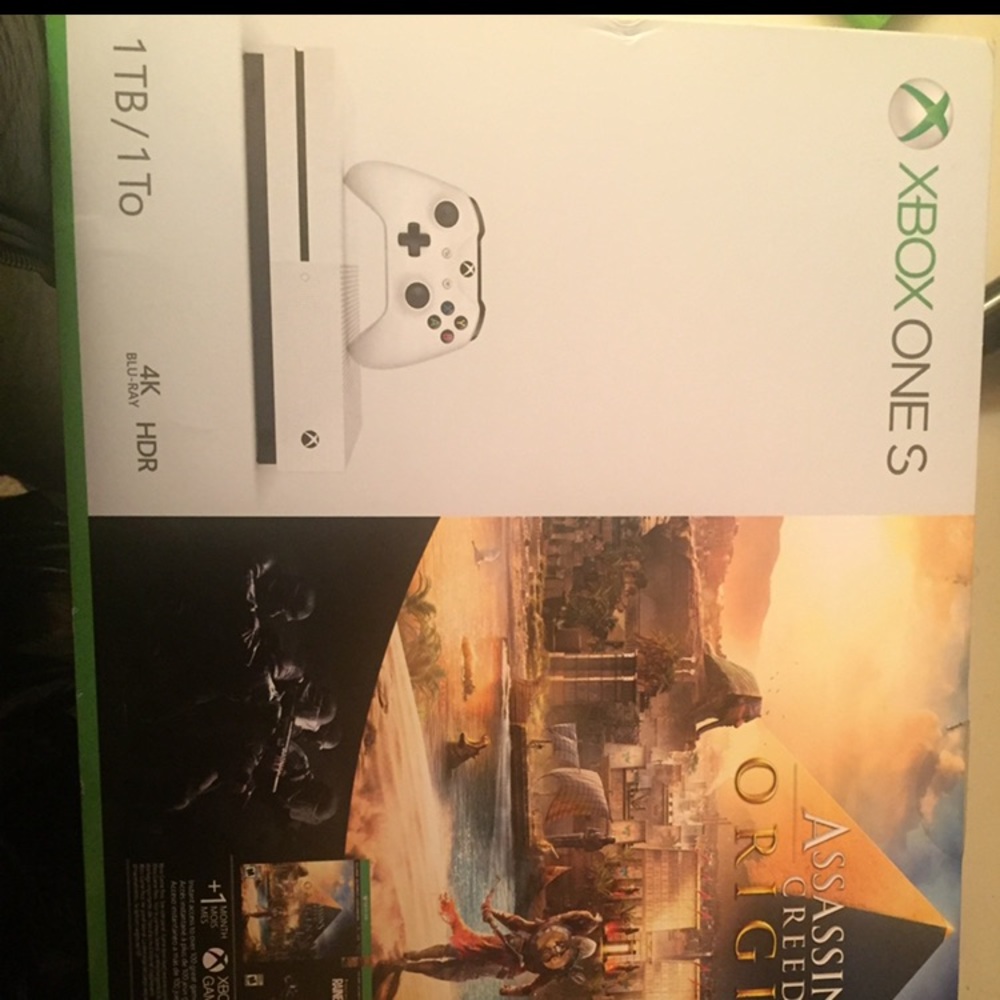 Xbox1S 1TB Assassins Creed Origins Rainbow 6 Siege
