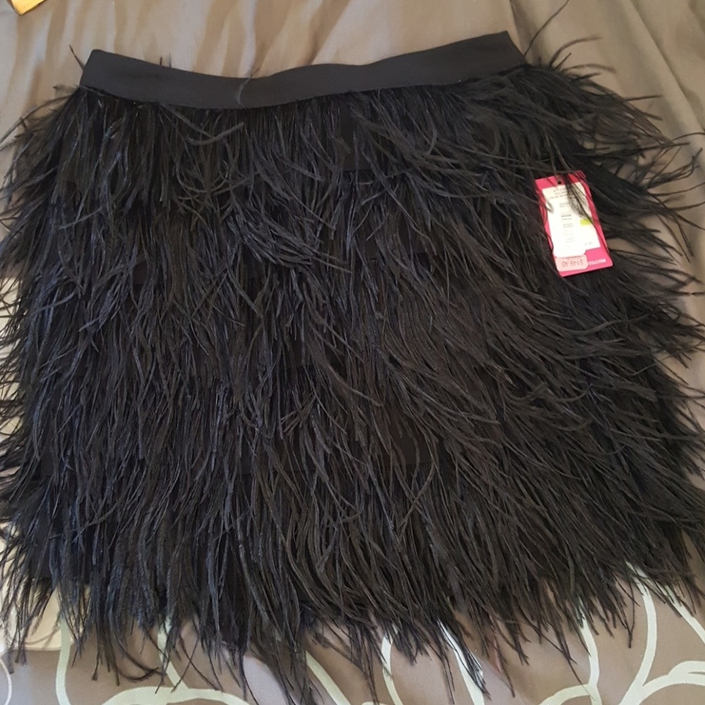 Vince Camuto black feather skirt