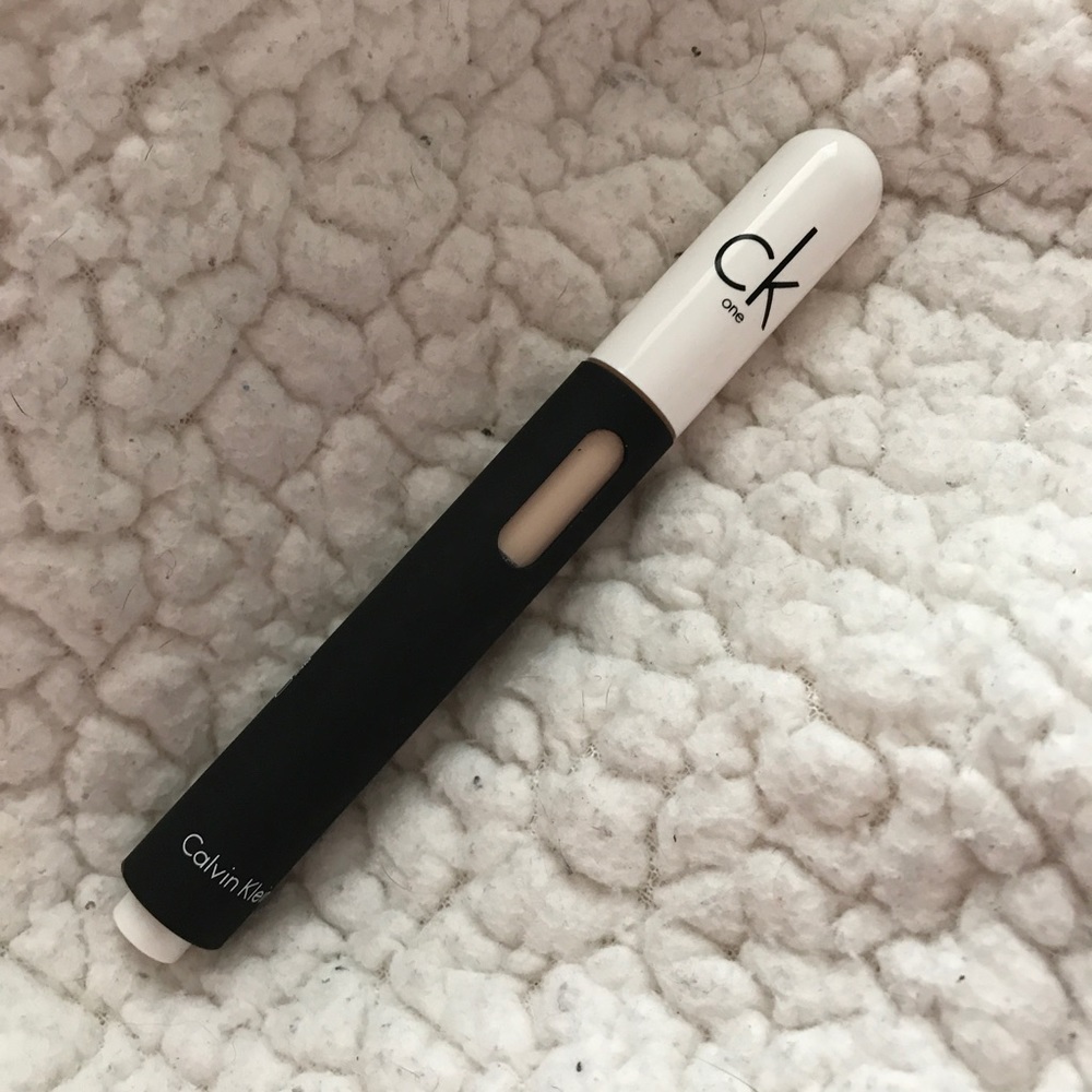 🔥Calvin Klein 3-in-1 concealer!🔥