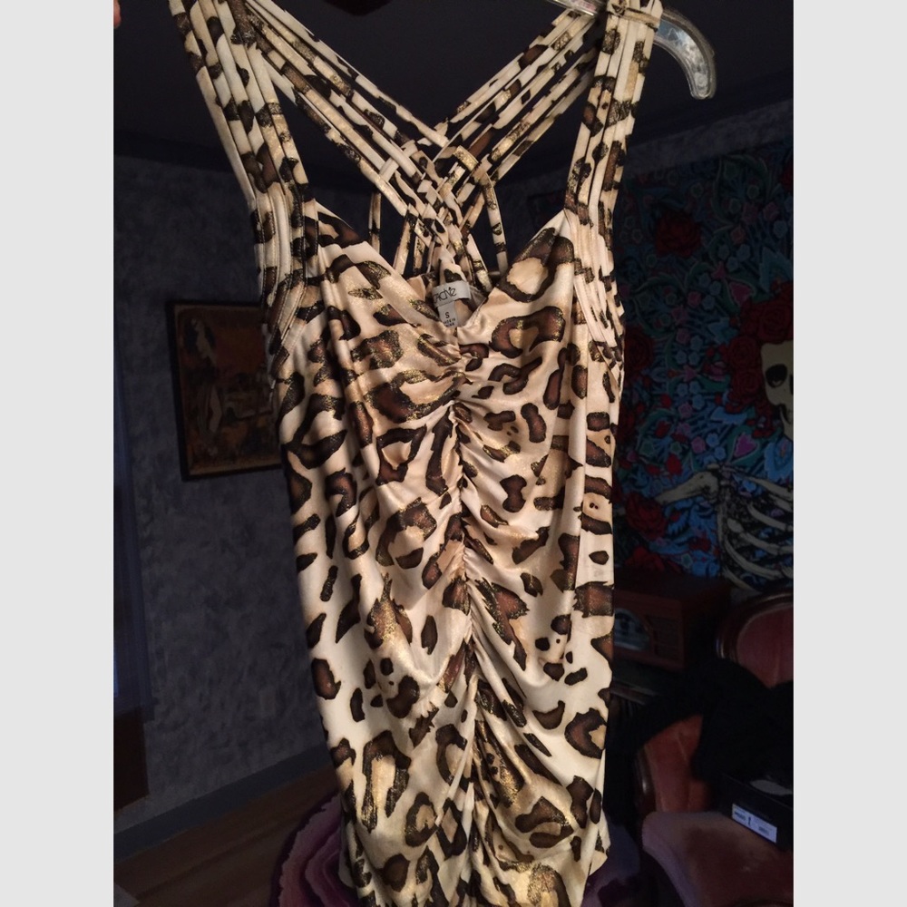 Caché leopard strappy sexy shimmer tank