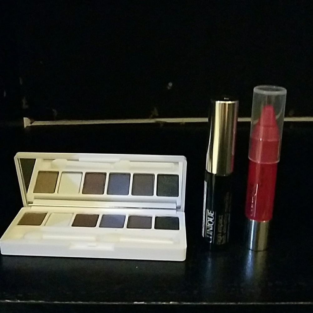 clinique eyeshadow palette mascara chubby stick