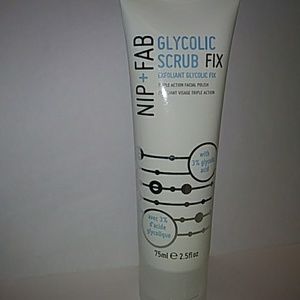 NIP+FAB Glycolic Scrub FIX (2 left!)