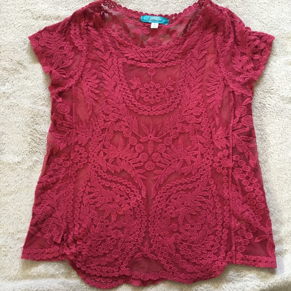Maroon lace short sleeve shirt