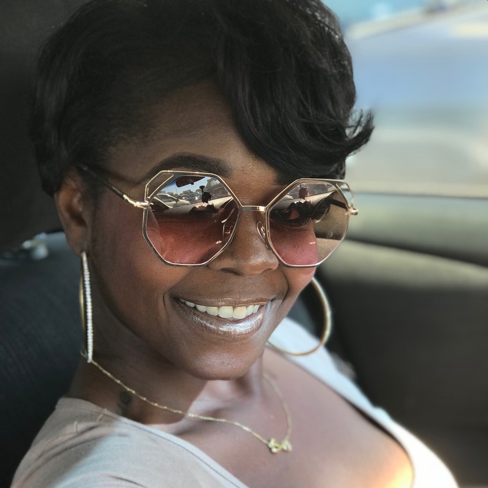 Meet your Posher, Twanna