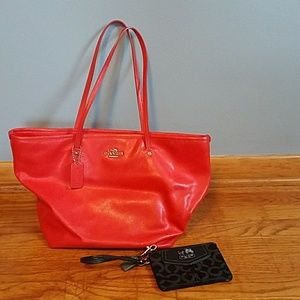 Coach purse and wristlet