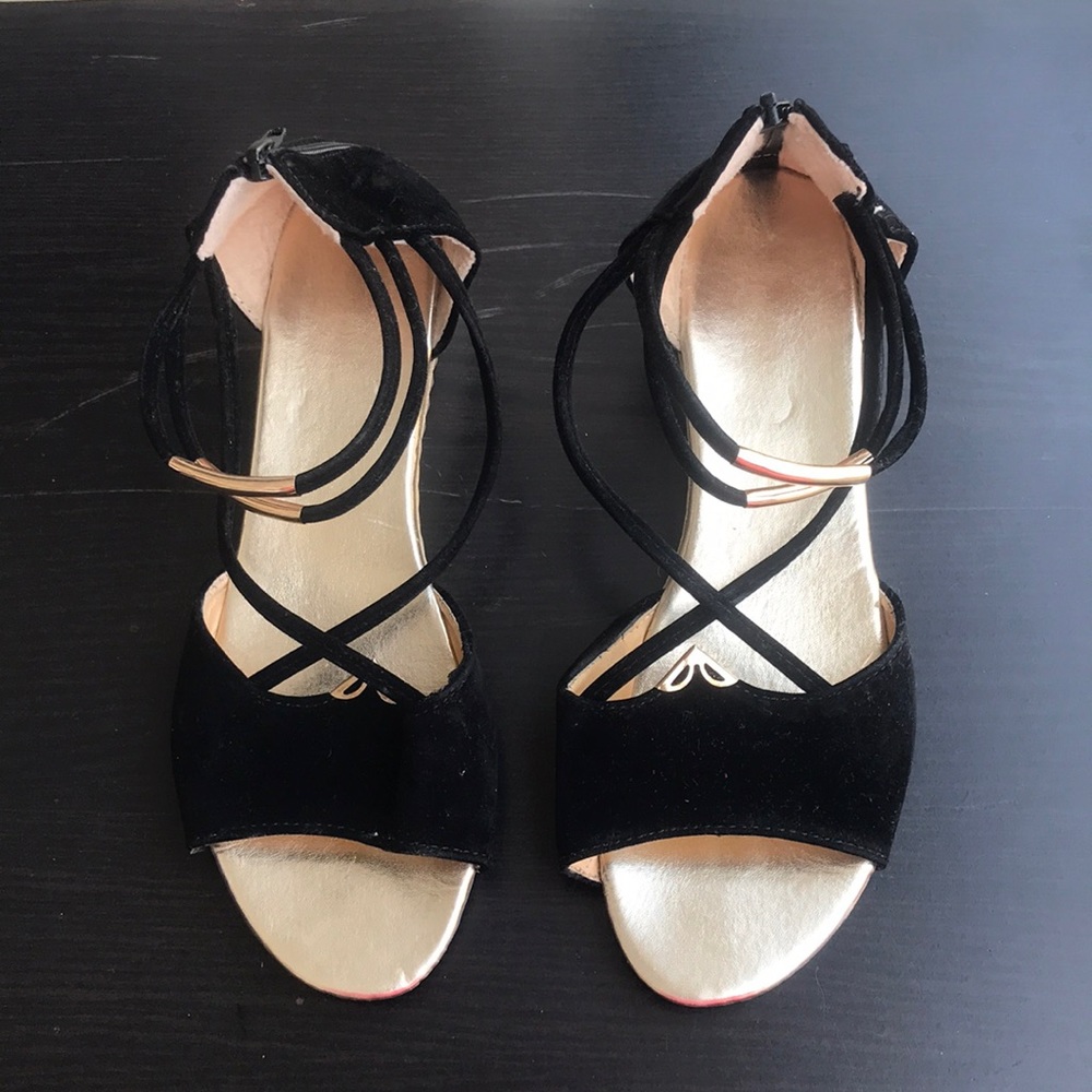 Sandals - Picture 3 of 4