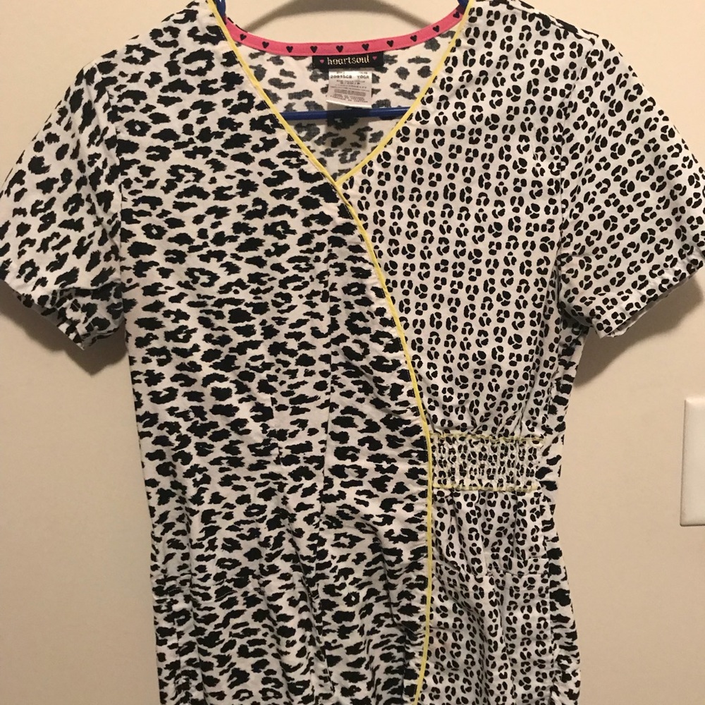 Scrub Top, Size Small