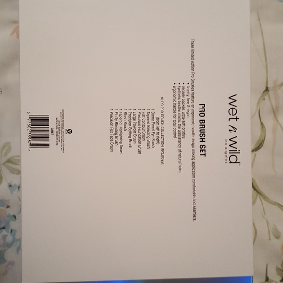 Wet n Wild 10 Piece Luxe Brush Collection - Picture 4 of 4