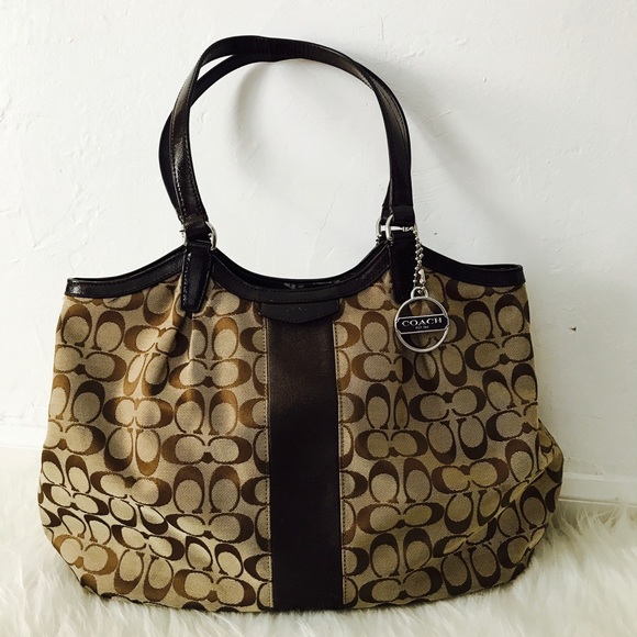 Coach Handbags - 💯 Authentic Coach large hobo tote