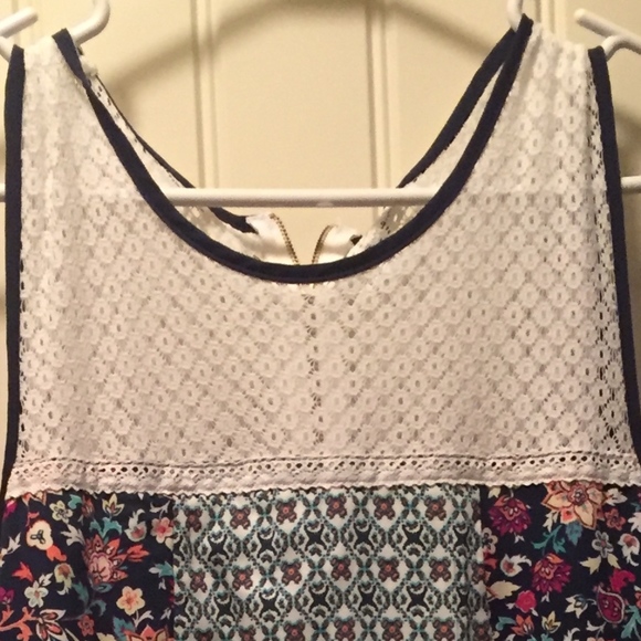 Silky Vertical Stripe - Picture 2 of 3