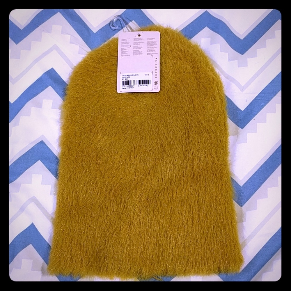 NWT : Very soft Hats Forever 21