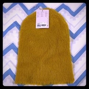 NWT : Very soft Hats Forever 21