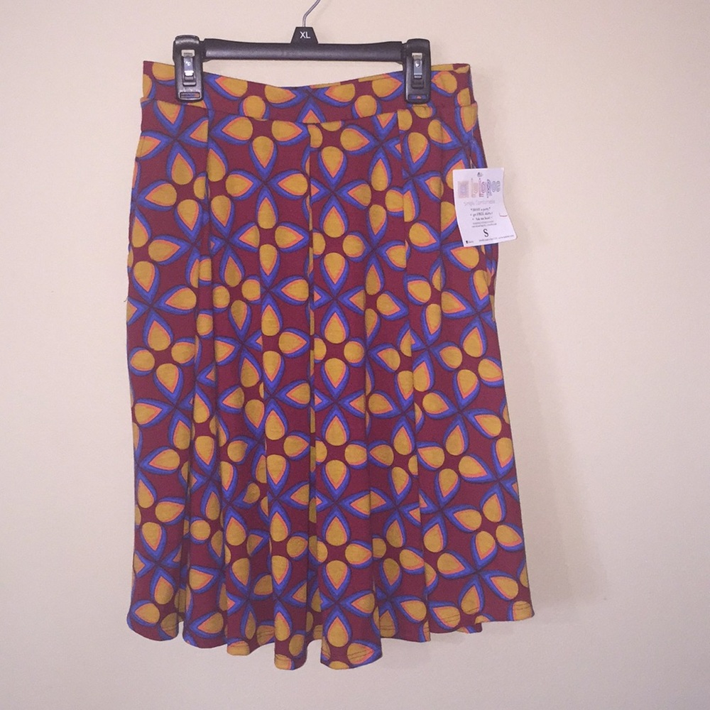 Lularoe Madison skirt LAST CHANCE snag this item !