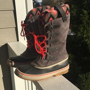 Sorel Joan of Arctic Knit II Gray/Coral. Like new