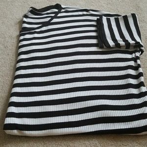 Lularoe black and white ribbed Irma