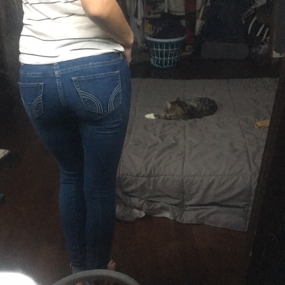 CLOSET CLOSING - Picture 2 of 4