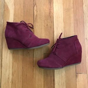 TOMS maroon wedge booties