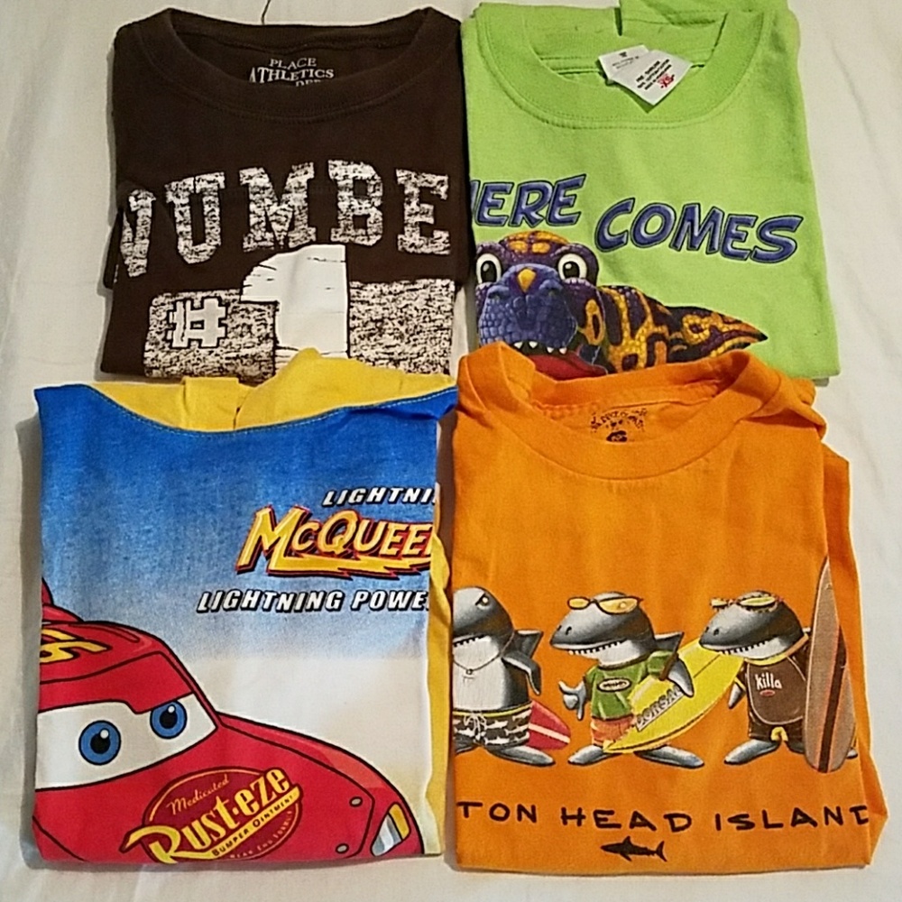 Bundle of 4 t.shirt bundle size 4t and 5t used in good condi