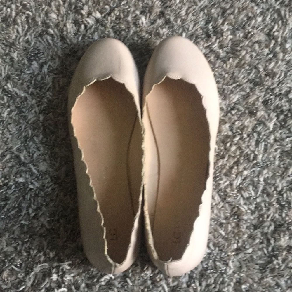 Lauren Conrad scalloped flats