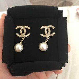 CHANEL Earrings 💕💃🏻🎊