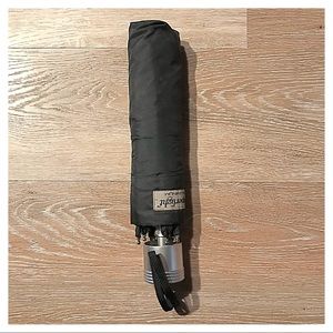 NWOT {Superlight} Premium Umbrella. Black.