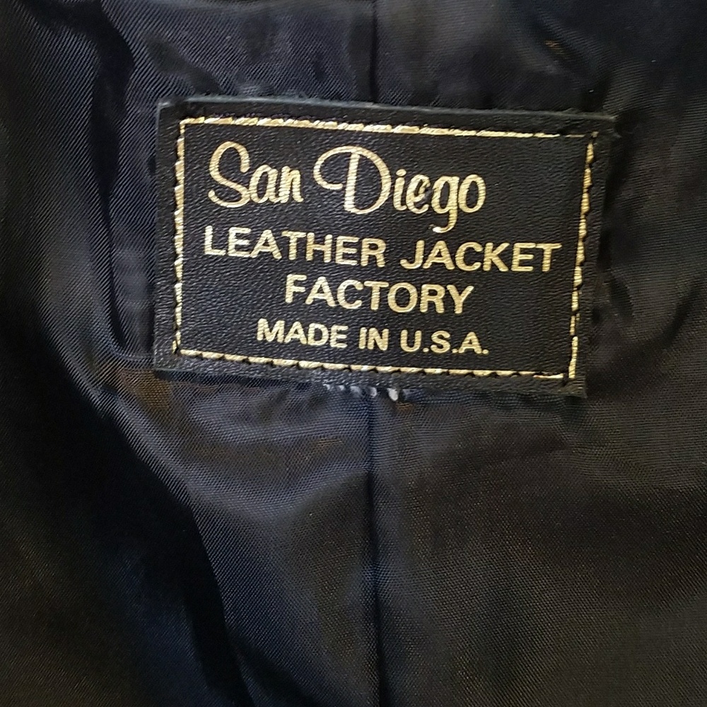Ladies leather jacket - Picture 3 of 7