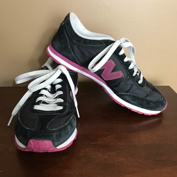 New Balance black and pink sneakers - Picture 1 of 6