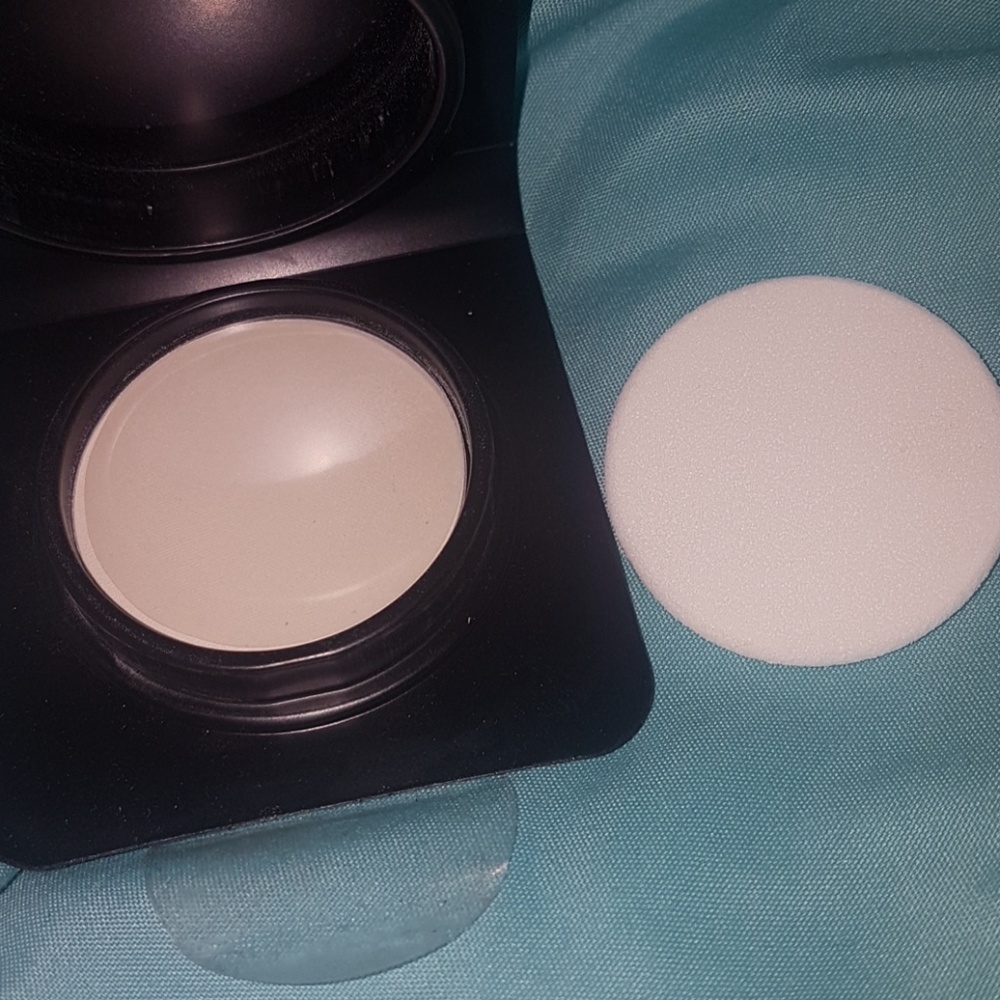 Makeup - Picture 3 of 3