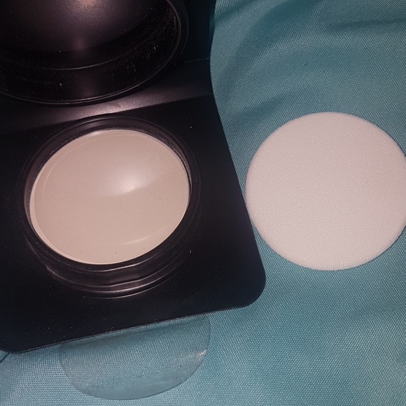 Makeup - Picture 3 of 3