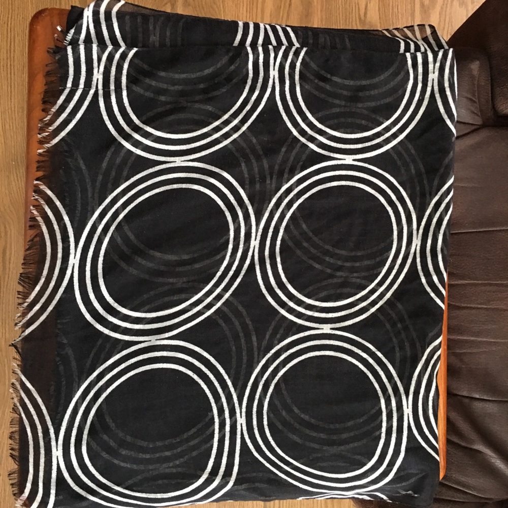 Black & White Scarfs