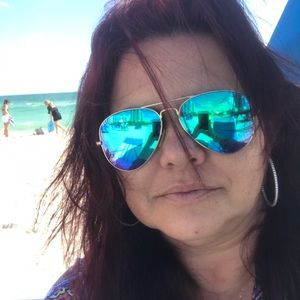 Meet your Posher, Ivette